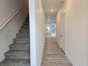 Building Photo - 5882 W 40th Ct