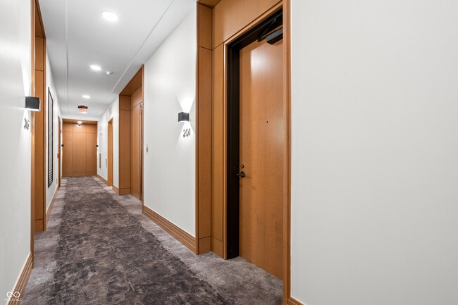 Foto del edificio - 877 N East St