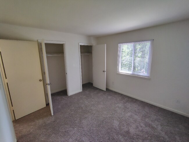 Foto del edificio - 600 Reusens Rd