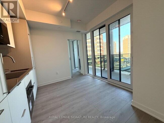 Building Photo - 1 Fairview Rd E