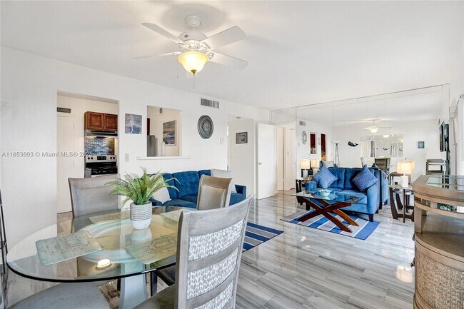 Foto del edificio - 5100 Dupont Blvd