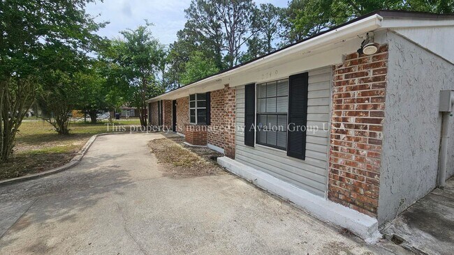 Foto del edificio - 2749 Frontier Ave