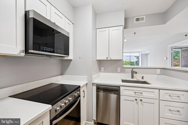 Foto del edificio - 5809 Nicholson Ln