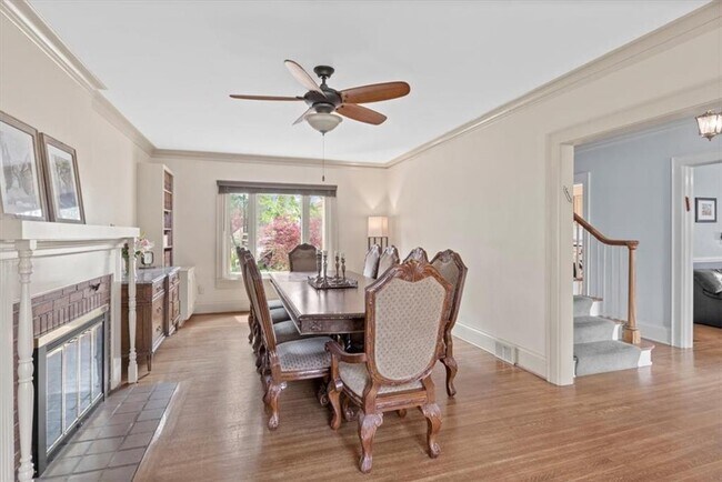 Building Photo - 207 Oakdale Dr