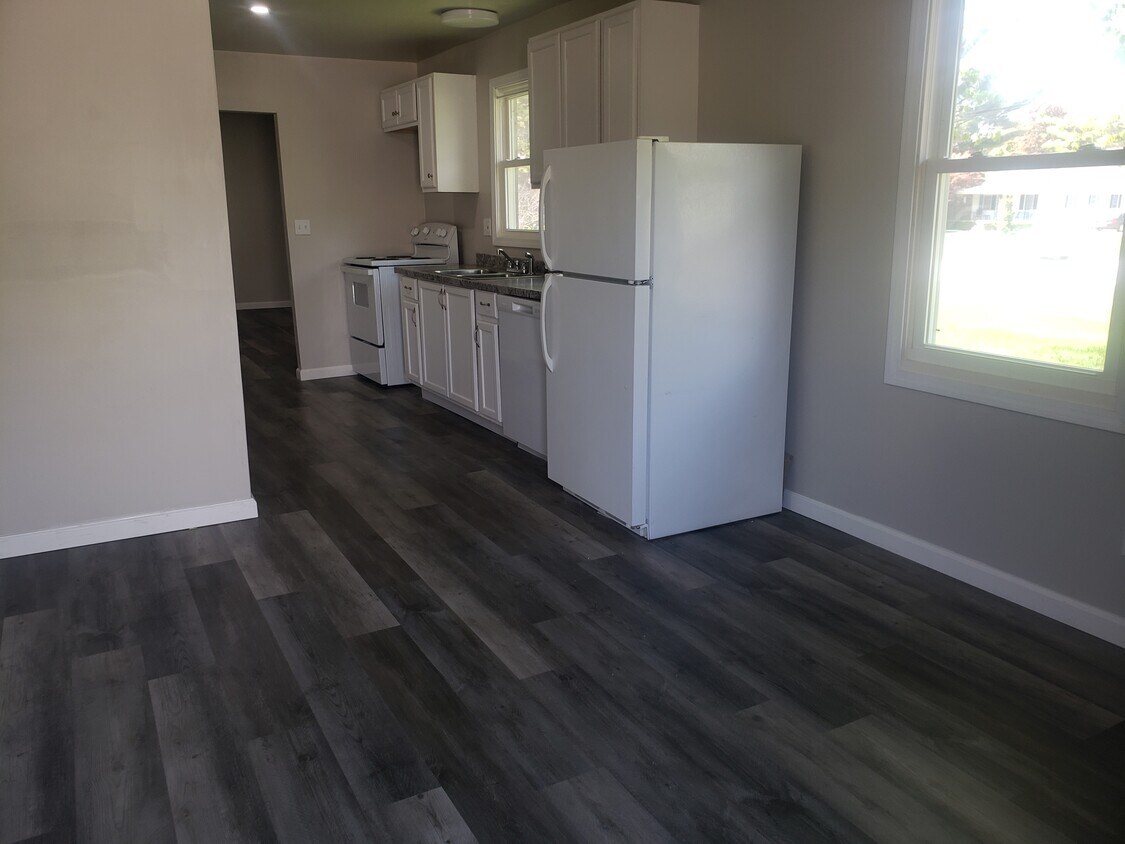 Foto principal - 4460 Fairway Dr