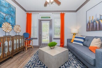 Building Photo - 9393 Farm to Market 1960 Bypass Rd W