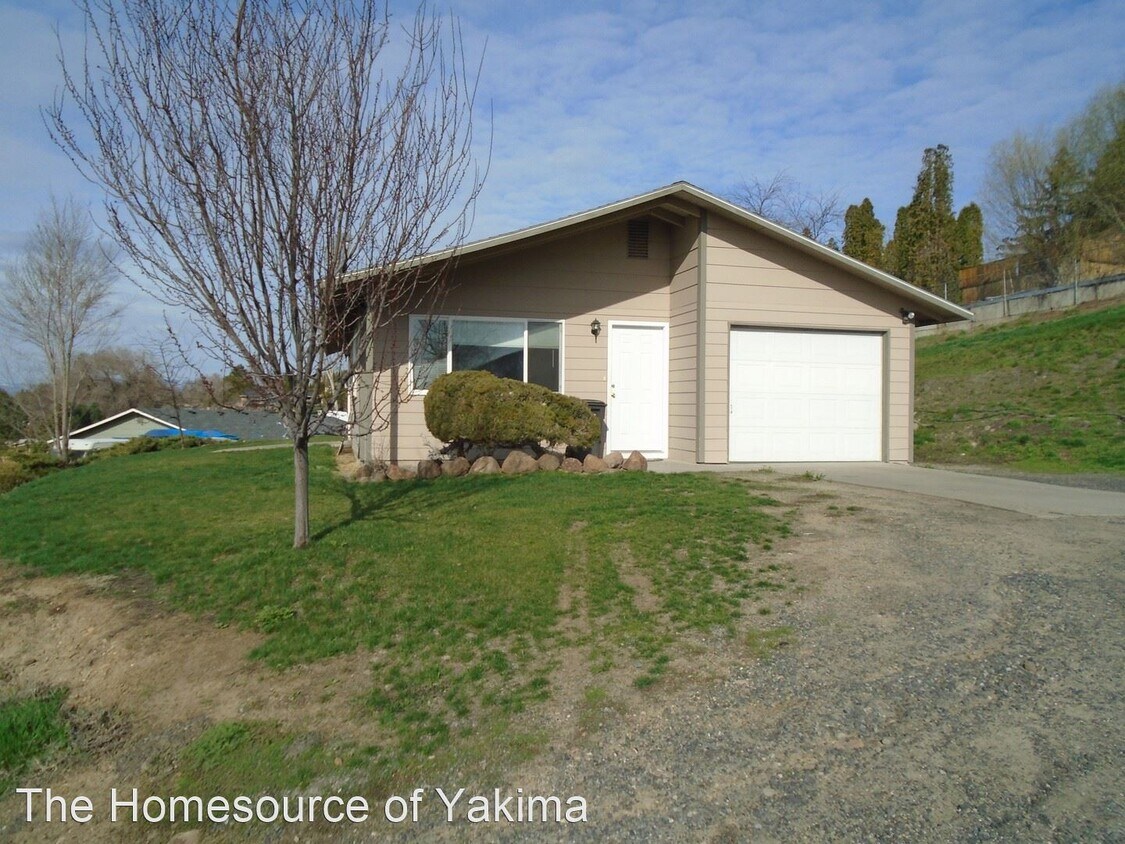 Primary Photo - 3 br, 2 bath House - 211 N 81st Ave