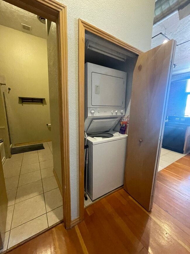 Building Photo - One-of-a-Kind Tejon Street Condo in Unbeatable Location! No Utility Setup Required!