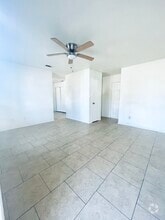 Building Photo - 1705 Benttree Dr