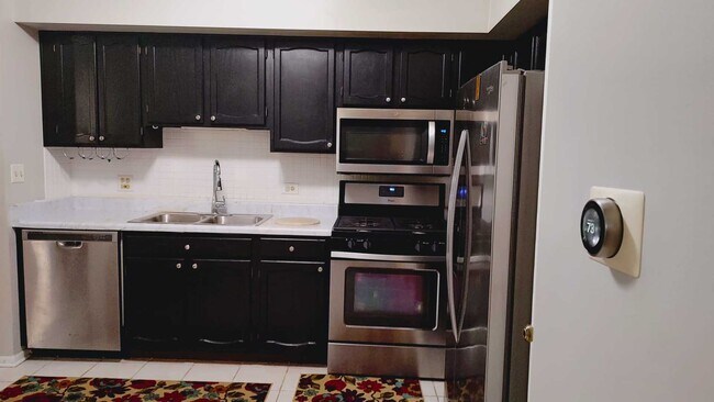 Foto del edificio - 1151 Regency Ct