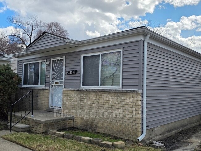 Foto del edificio - 22649 Frisbee St