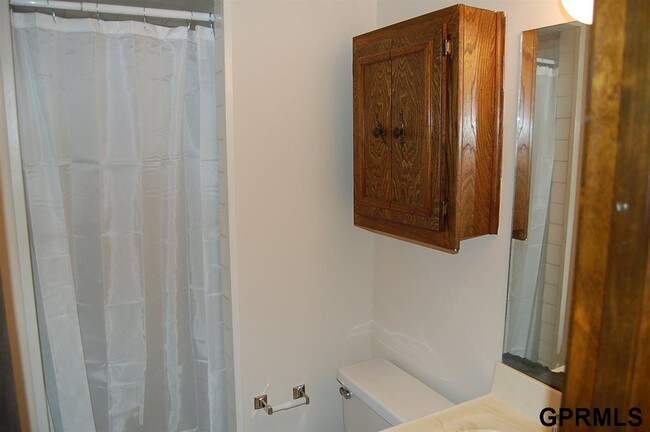 Foto del edificio - 302 1/2 Galvin Rd N