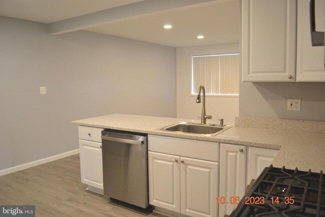 Building Photo - 1407 Gordon Dr