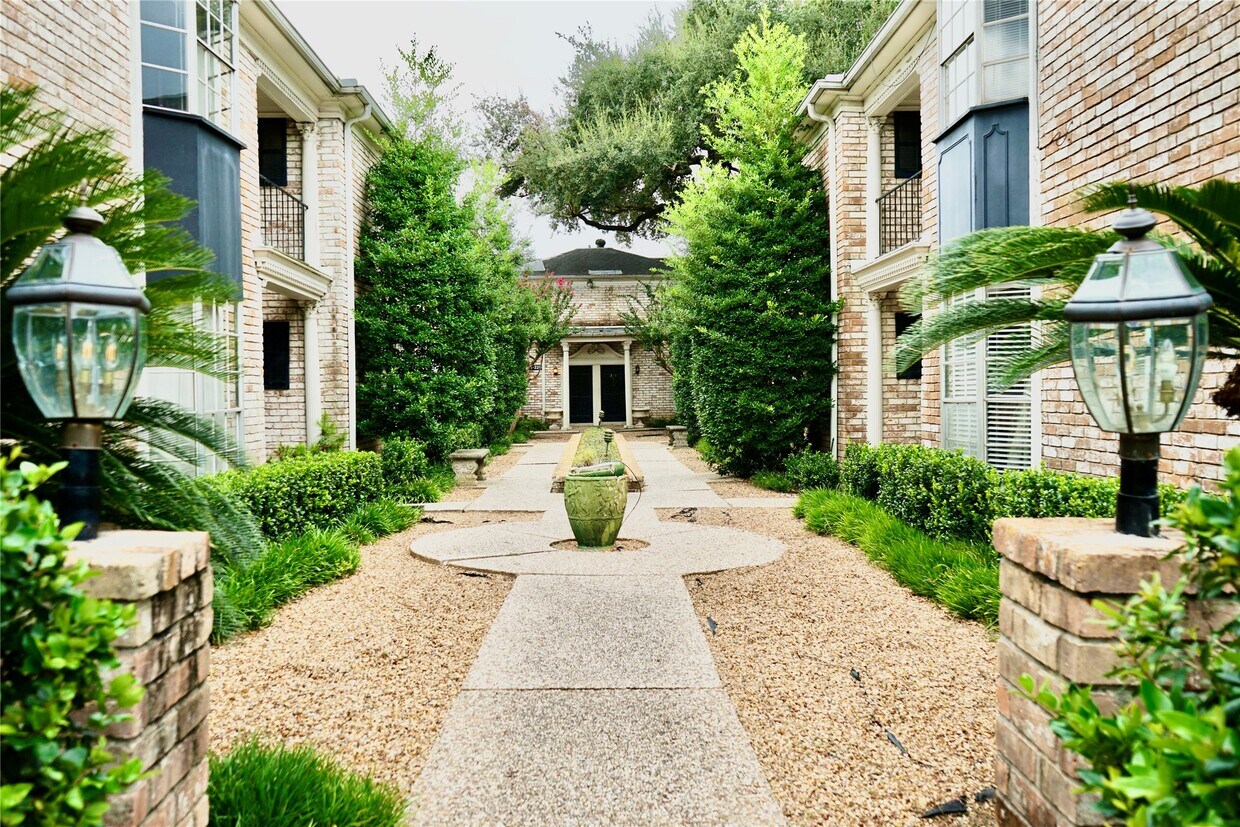 Foto principal - 7900 Westheimer Rd