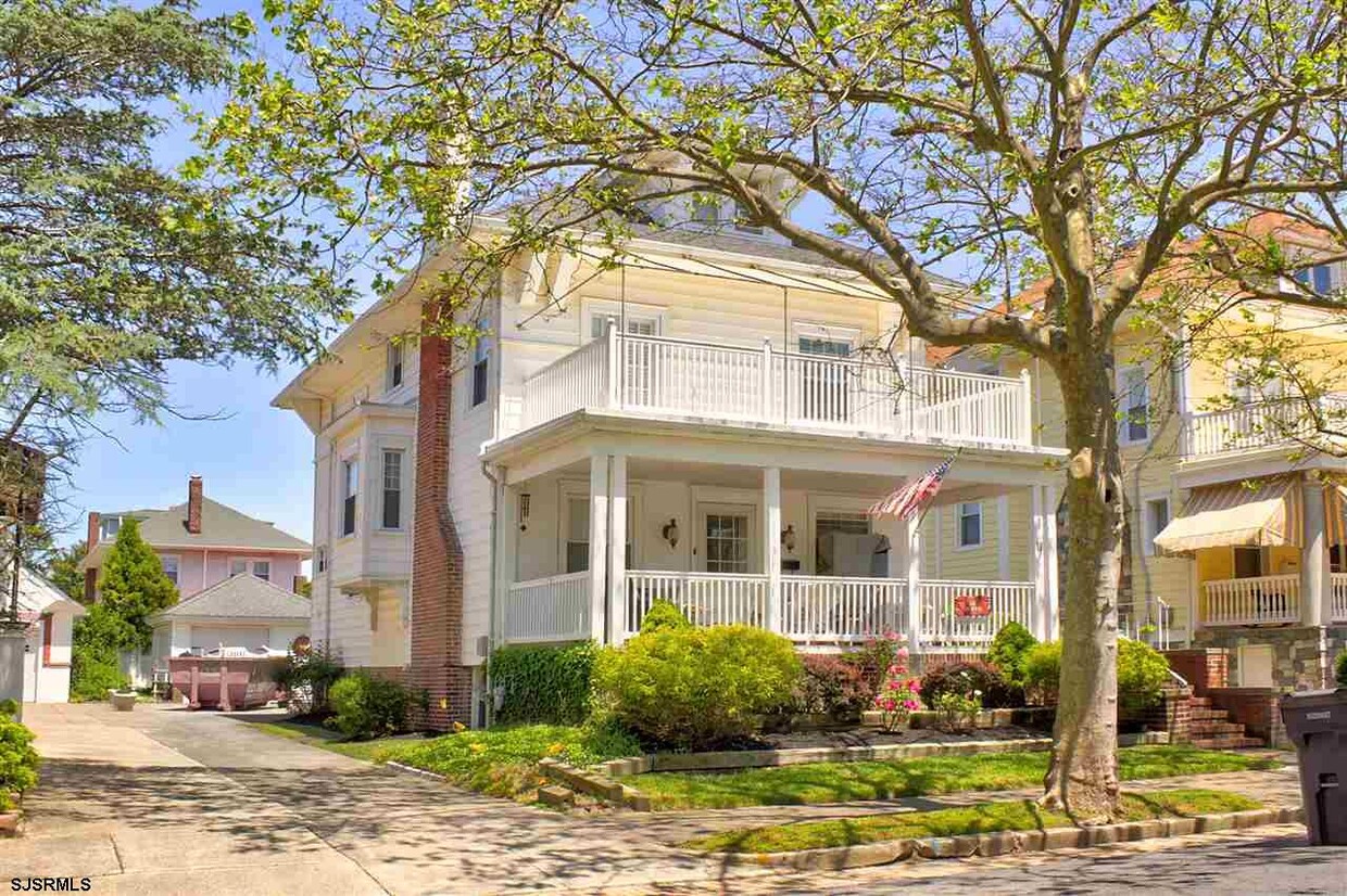 Primary Photo - 11 S Derby Ave