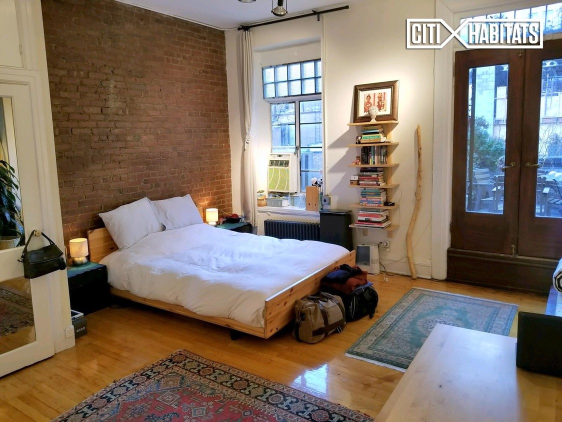 Foto principal - 226 W 79th St