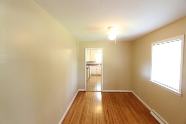 Building Photo - New On The Market!  Great Curb Appeal! Bet...