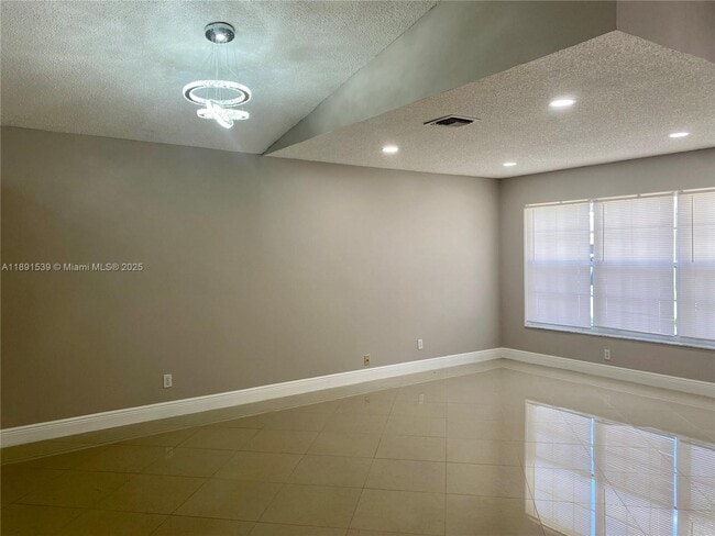 Building Photo - 405 SW 183rd Way
