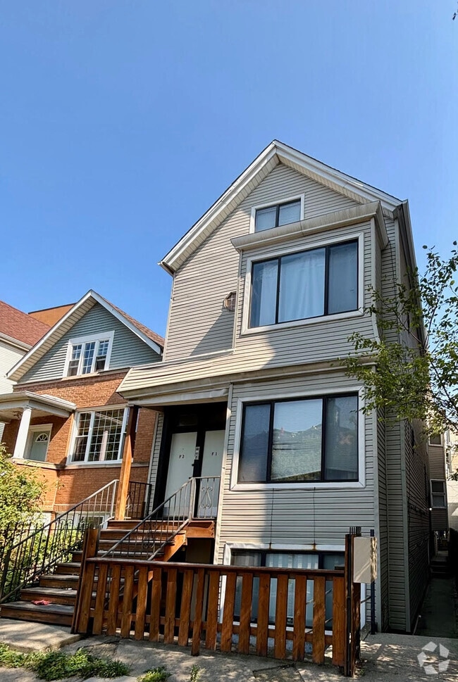 Building Photo - 2525 N Ashland Ave