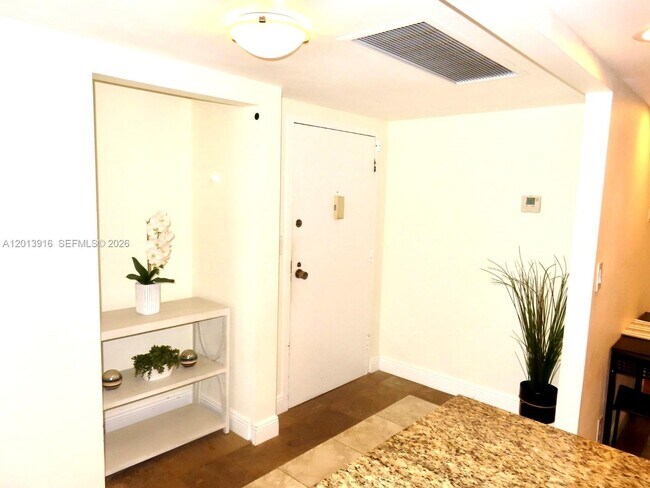 Foto del edificio - 2500 Parkview Dr