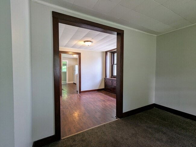Building Photo - 818 Woodbine Ave