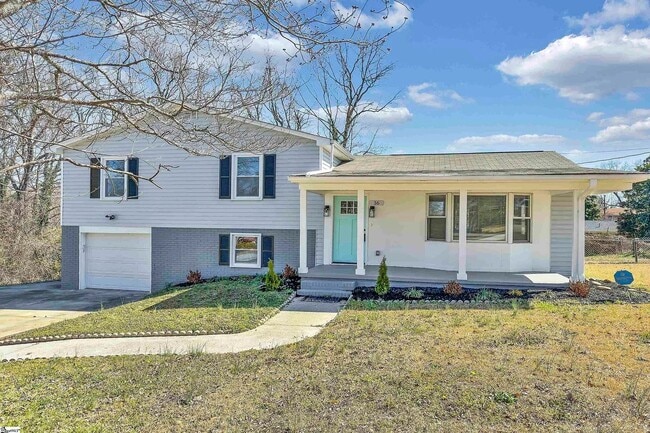 A 4-bedroom GEM!! - A 4-bedroom GEM!! House