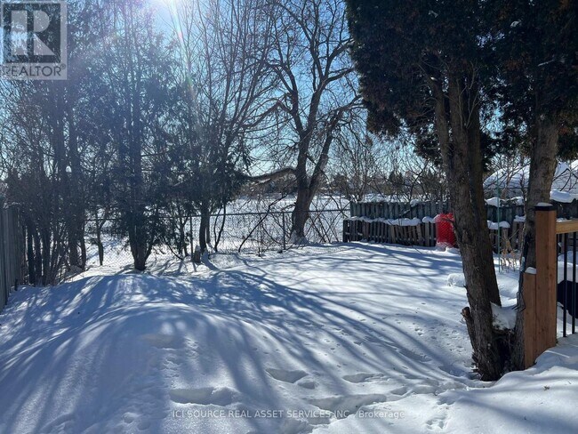 Photo du bâtiment - 45 Huntsman Crescent