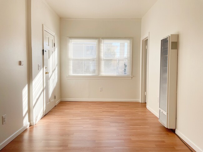 Building Photo - 1021 Coronado Ave