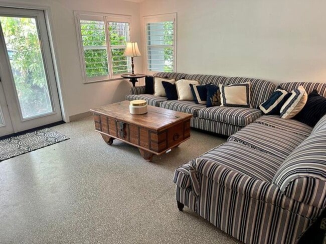 Building Photo - 212 Kings Lynn