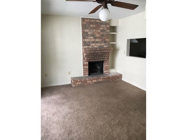 Building Photo - 4615 Iberville St