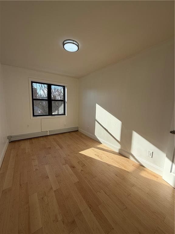 Foto del edificio - 2554 Cropsey Ave