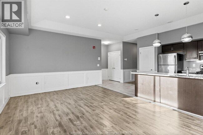 Building Photo - 5929 NEWMAN 2