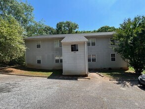 Building Photo - 103 Old Saluda Dam Rd