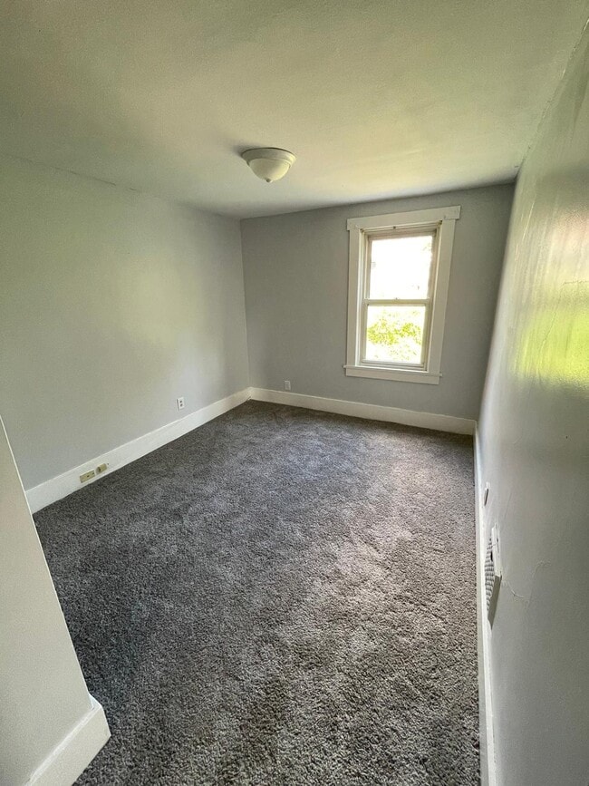 Building Photo - 1608 Woodmont Ave