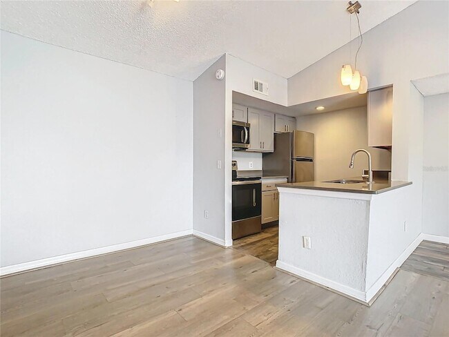 Foto del edificio - 5144 Conroy Rd