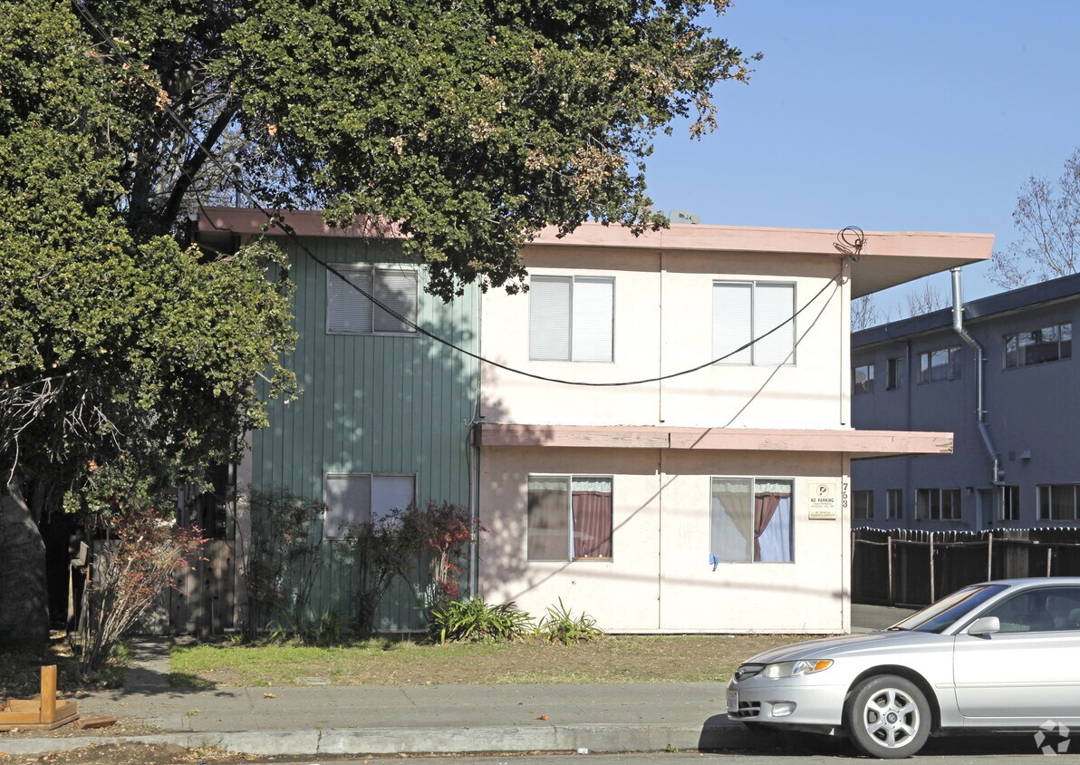 Foto del edificio - 753 Lincoln Ave