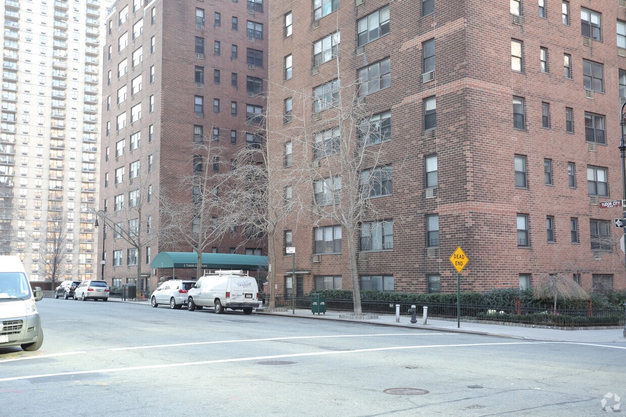 2 Tudor City Pl, New York, NY 10017 Apartments New York, NY