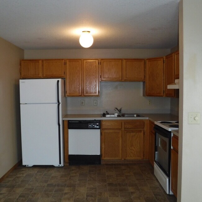 Foto del edificio - Ground Level 2 Bed/1 Bath in NW Redmond Fourplex