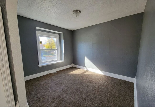 Building Photo - 518 Sandusky St