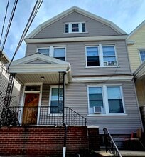 Building Photo - 129 W 27th St