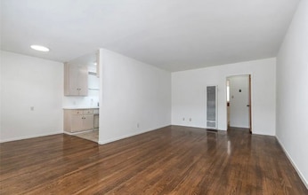 Building Photo - 1015 E Ocean Blvd