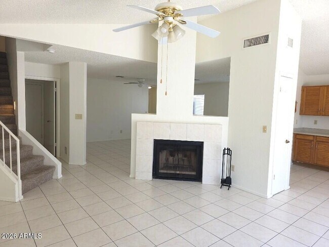 Building Photo - 3034 E Villa Maria Dr