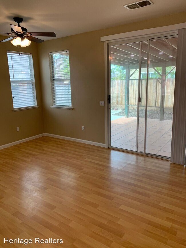 Building Photo - 3 br, 2 bath House - 1592 Chimney Way