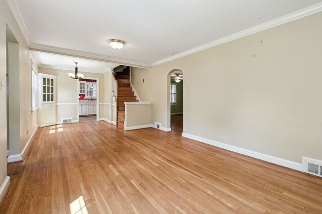 Photo - 5203 Elsmere Ave House