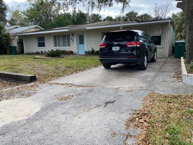 Foto del edificio - 420 Miriam Ave