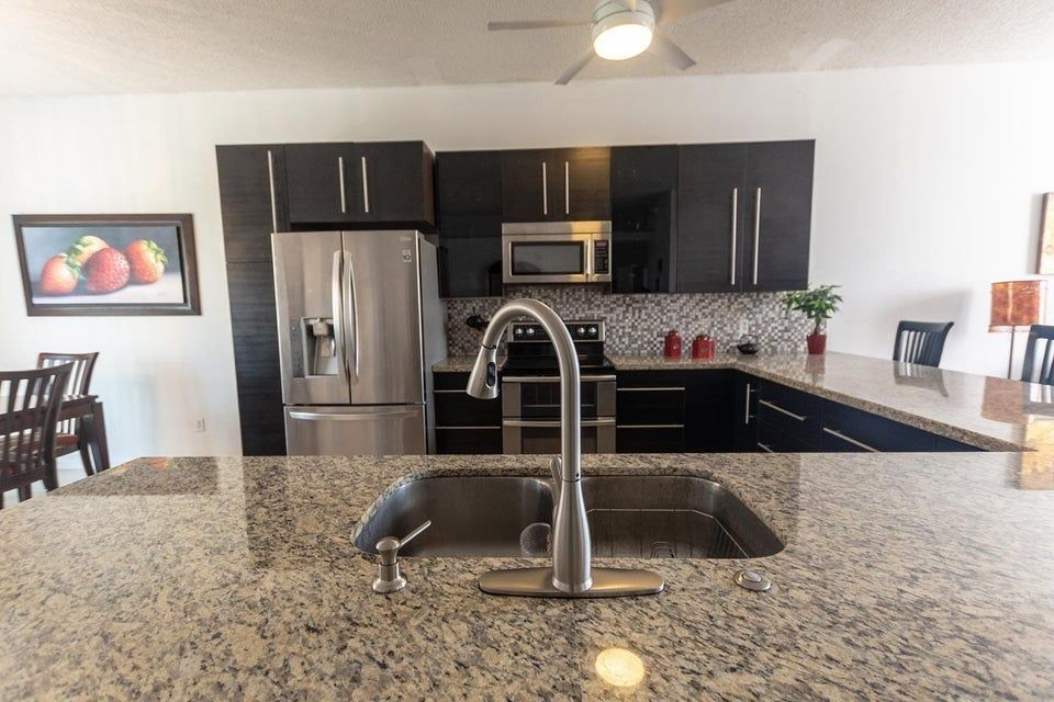 Foto principal - 608 Lake Wellington Dr