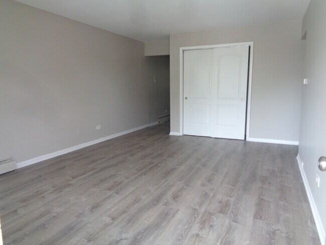 Foto del edificio - 1340 N Main St