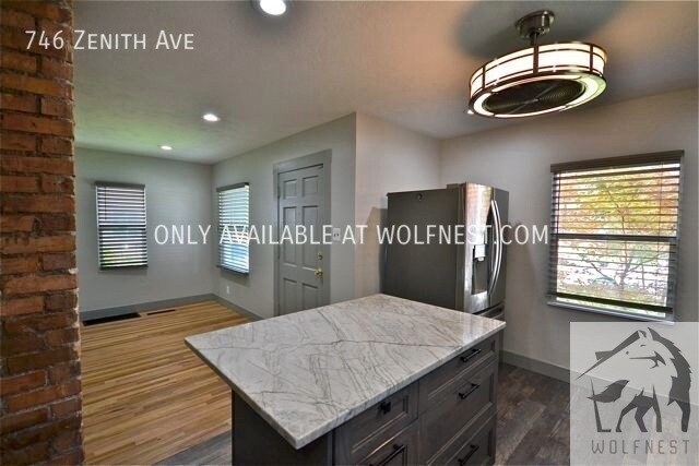 Building Photo - 746 Zenith Ave