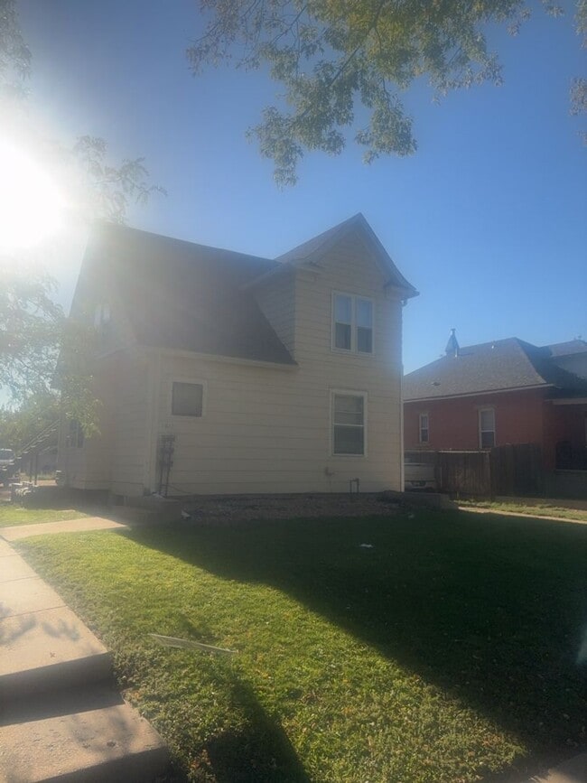 Building Photo - 1822 8th Ave