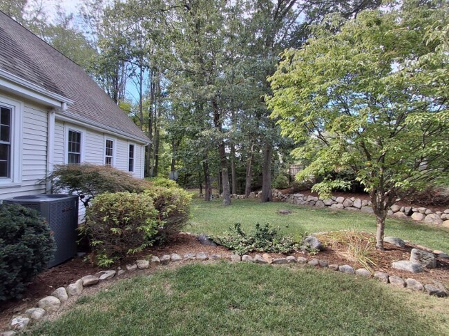 Building Photo - 6 Rockwood Ln